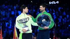 Novak Djokovic no pudo hacer la heroica y perdió ante Carlos Alcaraz en la final del Australian Open. Novak Djokovic no pudo hacer la heroica y perdió ante Carlos Alcaraz en la final del Australian Open.