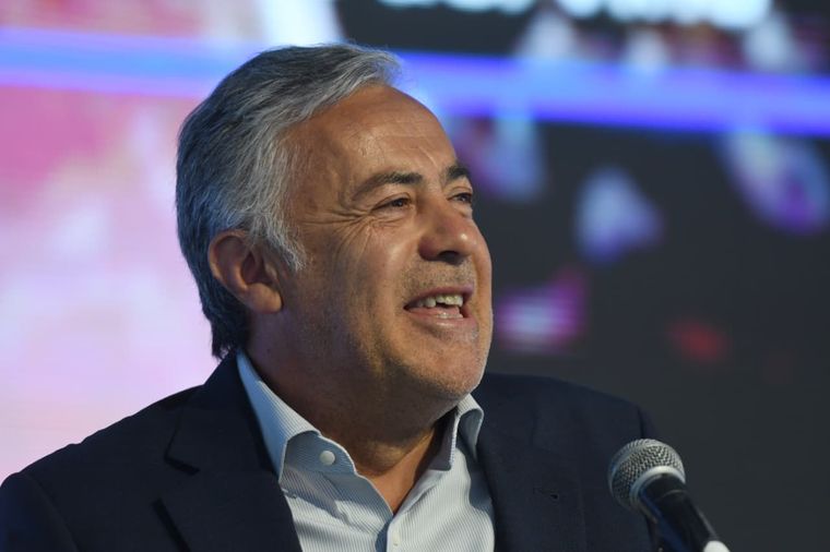 Alfredo Cornejo participó del encuentro Redes de Gobierno y Ciudades Inteligentes.
