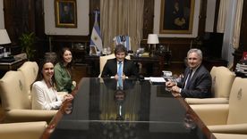 El presidente Javier Milei se reunió con la activista antichavista Elisa Trotta en la Casa Rosada, también estuvieron el canciller Pablo Quirno y la diputada Sabrina Ajmechet.