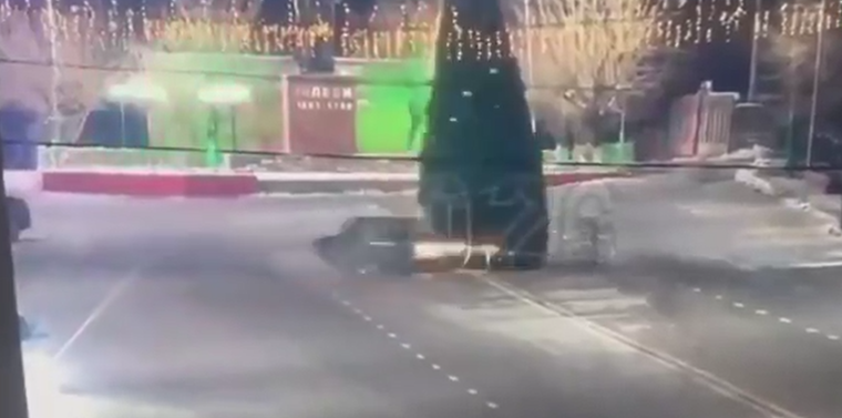 El hecho ocurrió en alguna ciudad de Kazajistán, país ubicado en Asia Central.