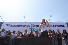 La senadora nacional en el escenario durante el encuentro Foto: Twitter @anabelfsagasti La senadora nacional en el escenario durante el encuentro Foto: Twitter @anabelfsagasti