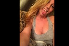 salen a la luz nuevas fotos de la bibliotecaria hot