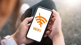 Dejar el WiFi activado fuera de casa puede exponer datos personales a redes inseguras sin que el usuario lo advierta. Dejar el WiFi activado fuera de casa puede exponer datos personales a redes inseguras sin que el usuario lo advierta.