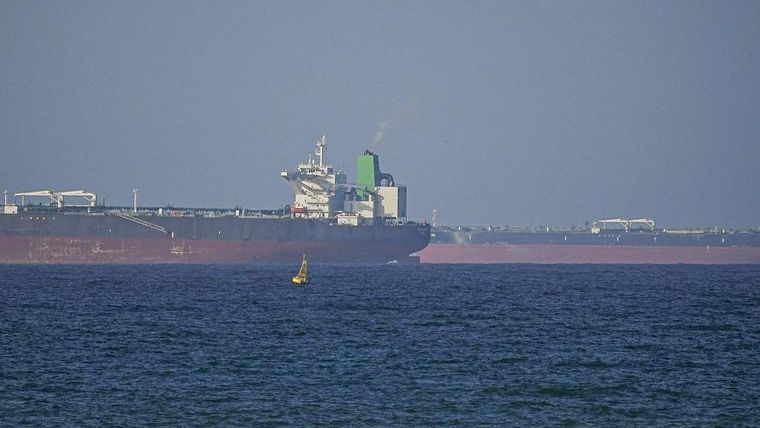 Teherán ha estado cobrando enormes sumas de dinero a algunos buques a cambio de su paso por el estrecho de Ormuz.