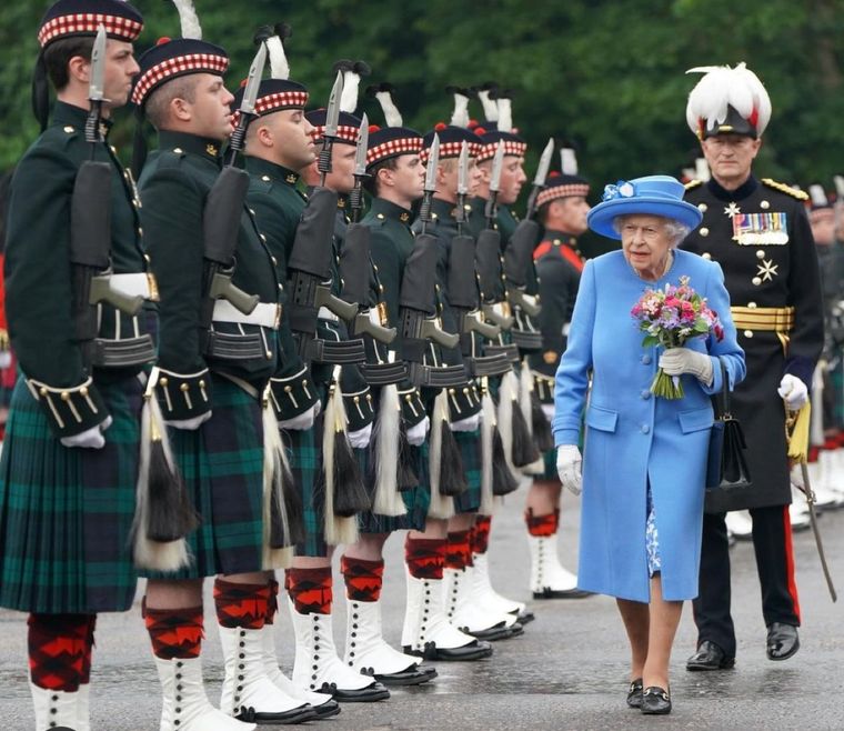 La Reina llega a Escocia. Foto: Instagram @theroyalfamily