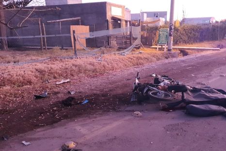 Fatal choque frontal en Guaymallén: murió una motociclista