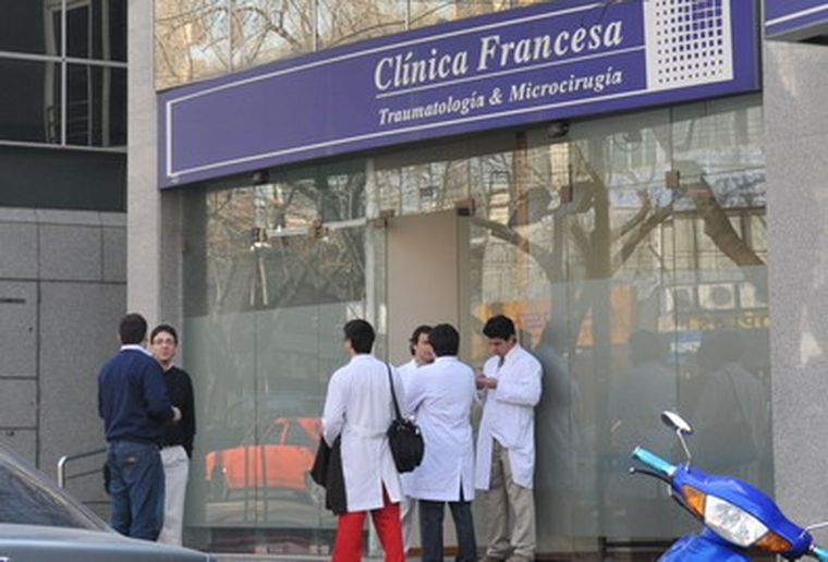 La Clínica Francesa fue el lugar elegido para la intervención.
