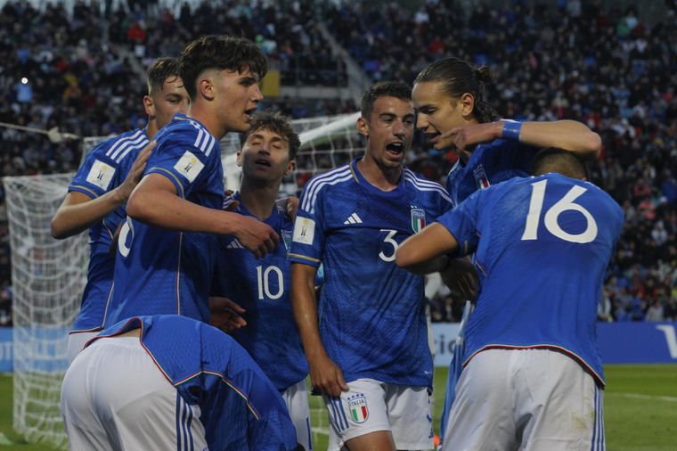 Italia ganó con justicia y algo de sufrimiento. Foto: EFE