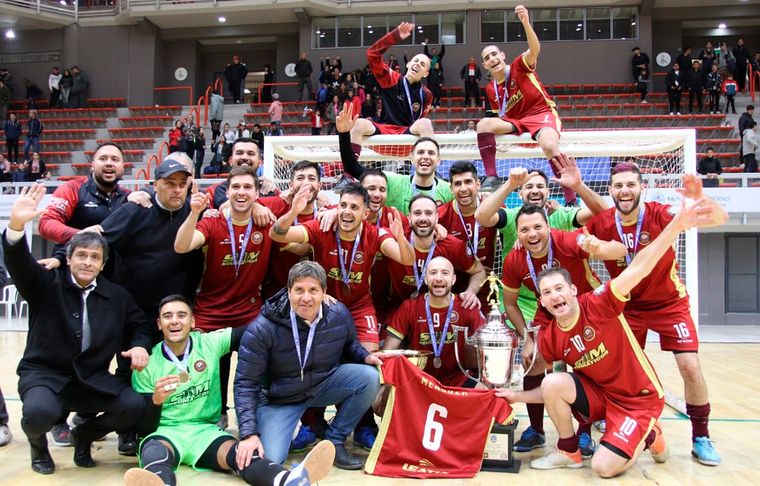 Mendoza gritó campeón por sexta vez consecutiva y es el rey indiscutido del futsal en la Argentina. Foto: gentileza de Santiago Tagua