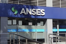 La Anses entrega un bono con el propósito de acompañar económicamente a las familias en distintas situaciones como el matrimonio, el nacimiento o la adopción de un hijo. Foto: Archivo