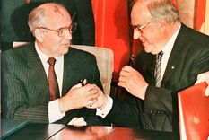 Mijaíl Gorbachov, el líder ruso nunca fue del todo querido en su propio país, en cambio en Alemania gozaba de una buen estima, aqui junto a su amigo alemán Helmut Kohl.