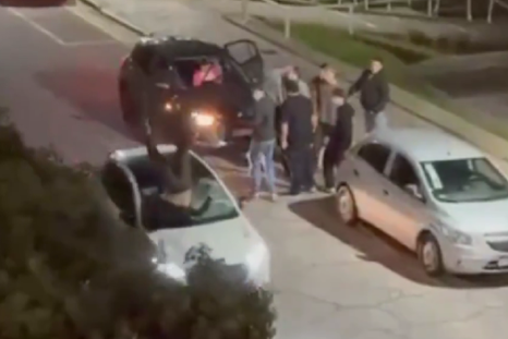 El hecho ocurrió en las calles de Mar del Plata. y quedó todo en video. El hecho ocurrió en las calles de Mar del Plata. y quedó todo en video.