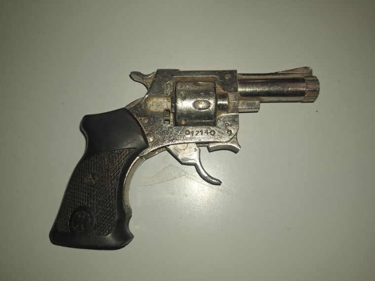 El revólver hallado Foto: Ministerio de Seguridad