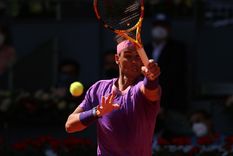 rafa nadal arrasa en el masters de madrid y ya esta en octavos de final