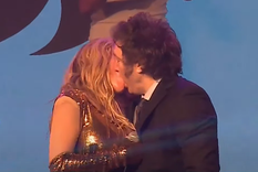 El exagerado beso entre Fátima Florez y Javier Milei Foto: Captura de TV