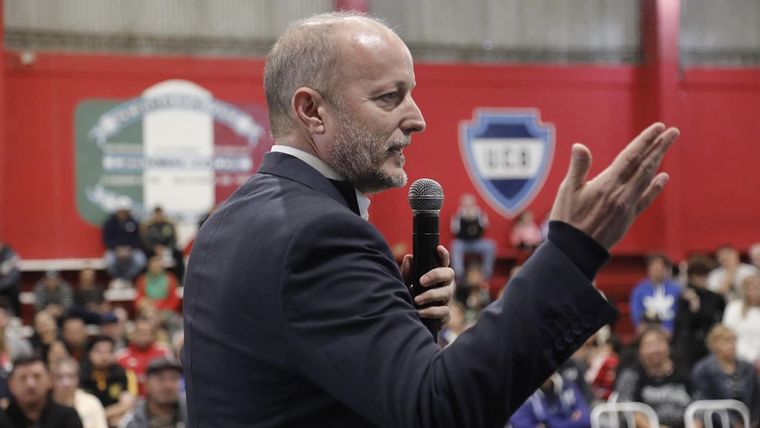 El fiscal Sergio Mola pidió detalles de uno de los viajes de Insaurralde Foto: Facebook Martin Insaurralde