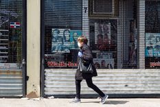 Steve Hanke: Es un error poner cadenas a las puertas de las empresas. Cerrarlo todo es muy primitivo