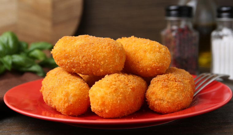 Aunque la receta clásica es frita, también pueden hornearse o prepararse en freidora de aire. Aunque la receta clásica es frita, también pueden hornearse o prepararse en freidora de aire.