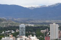 Las nevadas intensas volverán a complicar la cordillera de Mendoza, con alertas naranja y amarilla en distintas zonas.