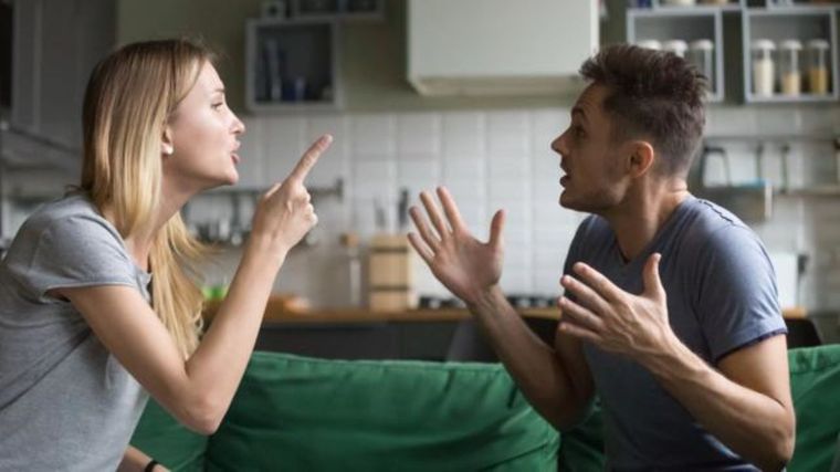 El impacto del Throning y la búsqueda de la aprobación social en línea en las relaciones de los jóvenes. Foto: Shutterstock