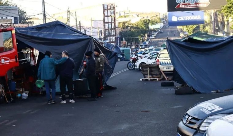 Continúa el acampe policial en Misiones Foto: Gentileza Misiones Online