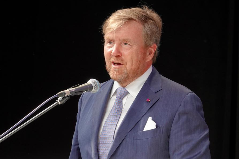 ¿Se va en secreto? Mira al Rey Guillermo cercano a un barco. Foto: INSTAGRAM @koninklijkhuis