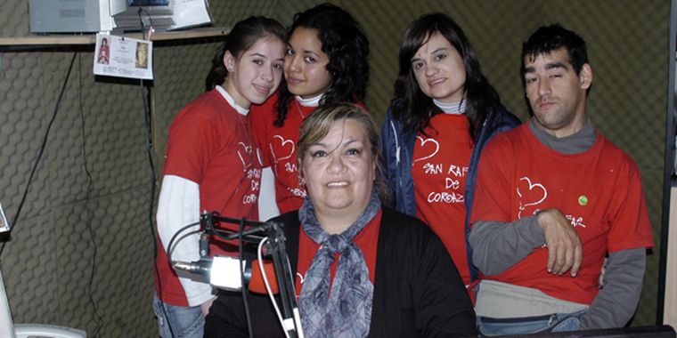 María Inés Riva y parte de los voluntarios de la Fundación Foto: Ariel Jalley/mediamza.com