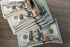 El dólar cerró la última rueda antes de las elecciones por encima de los 1500 pesos, mostrando cierto nerviosismo en el mercado.