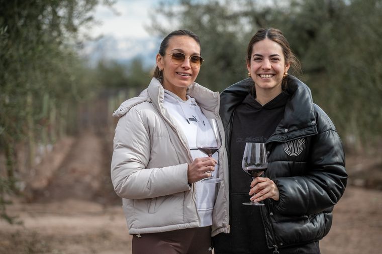 Ejercicio, concentración, amistad y brindis, en medio de un paisaje invernal. Ejercicio, concentración, amistad y brindis, en medio de un paisaje invernal.