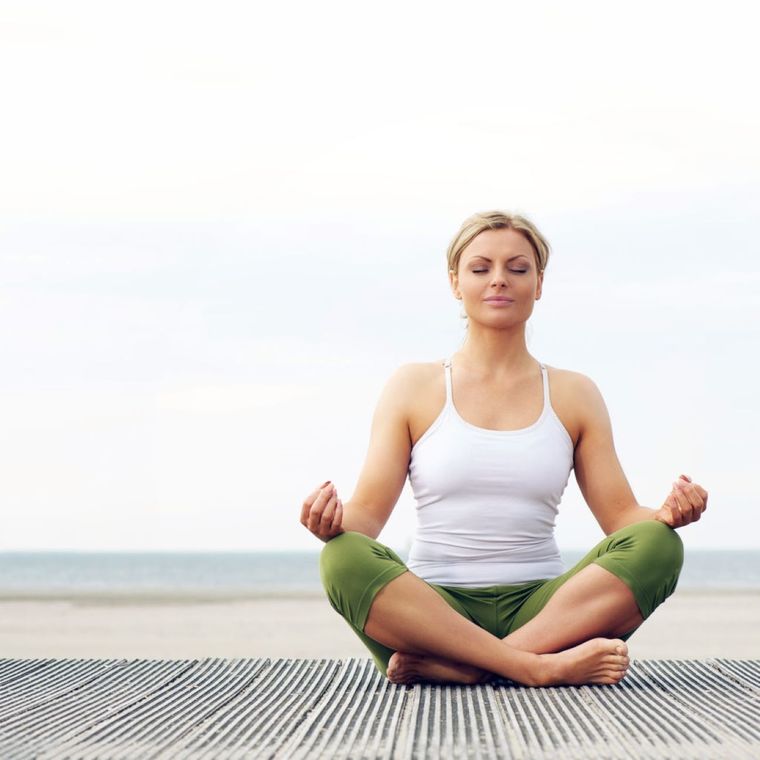 El yoga es una práctica milenaria que aporta varios beneficios para la salud. Foto: Shutterstock