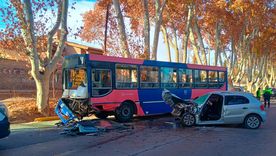 fuerte choque entre un auto y un colectivo en lujan: asi quedaron los vehiculos fuerte choque entre un auto y un colectivo en lujan: asi quedaron los vehiculos