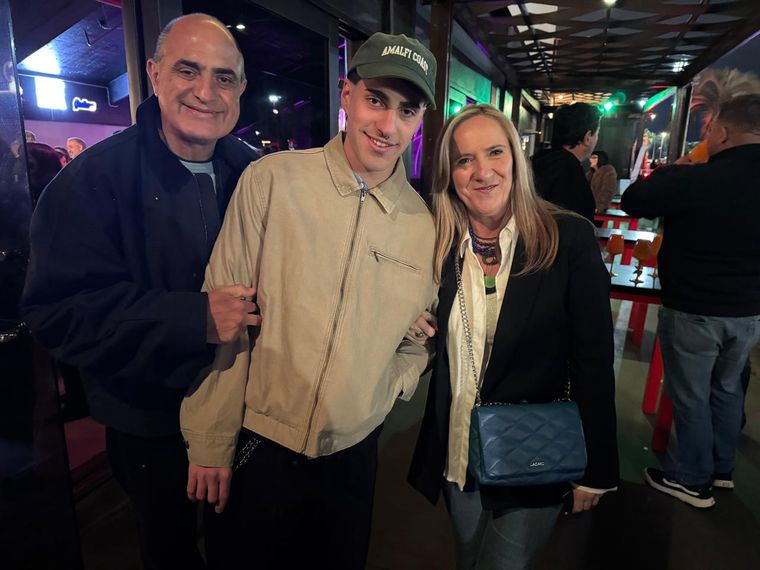 El juez de la Corte Mario Adaro fue con su esposa Inés y su hijo Bautista. El juez de la Corte Mario Adaro fue con su esposa Inés y su hijo Bautista.