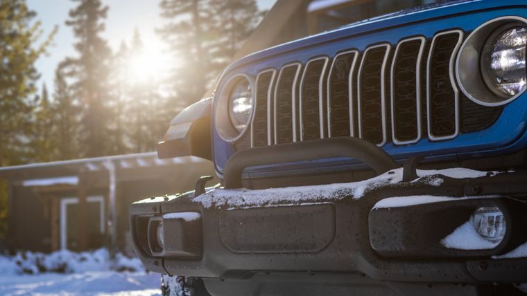 ¿Qué precio tiene el nuevo Jeep Wrangler 4xe Backcountry 2025? Foto: Stellantis