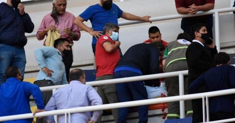 El directivo es atendido luego de descompensarse. Foto: El Liberal de Santiago del Estero