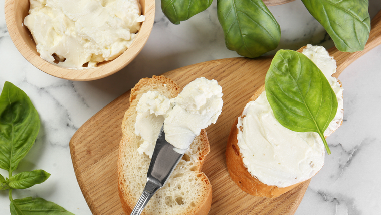 Seguí todos los pasos de esta receta para preparar queso crema casero