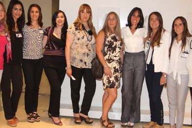 MDZol | María Marta Zapata Erice junto a sus colaboradoras del Cepa (Centro de Enriquecimiento del Potencial de Aprendizaje). Foto: Gentileza