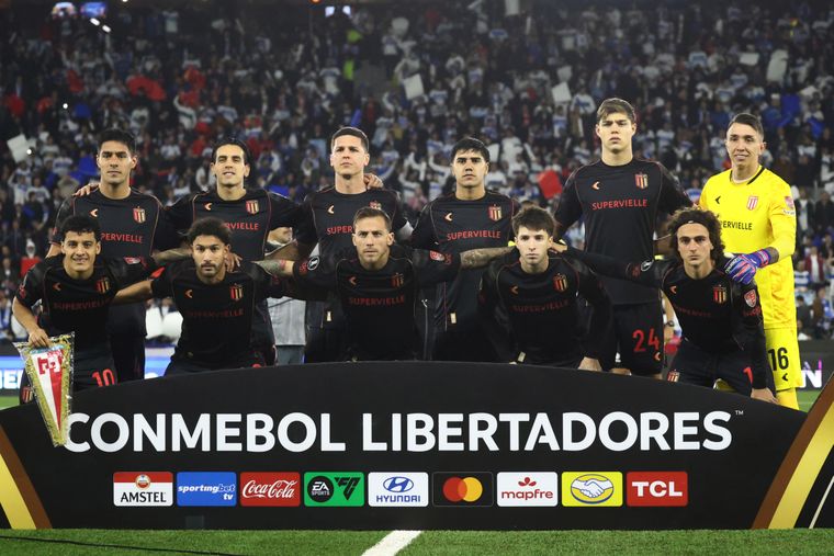 Estudiantes recibirá a Corinthians en el Estadio UNO de La Plata.