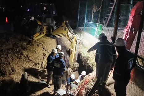 Los trabajos continúan hasta la madrugada. Los trabajos continúan hasta la madrugada.