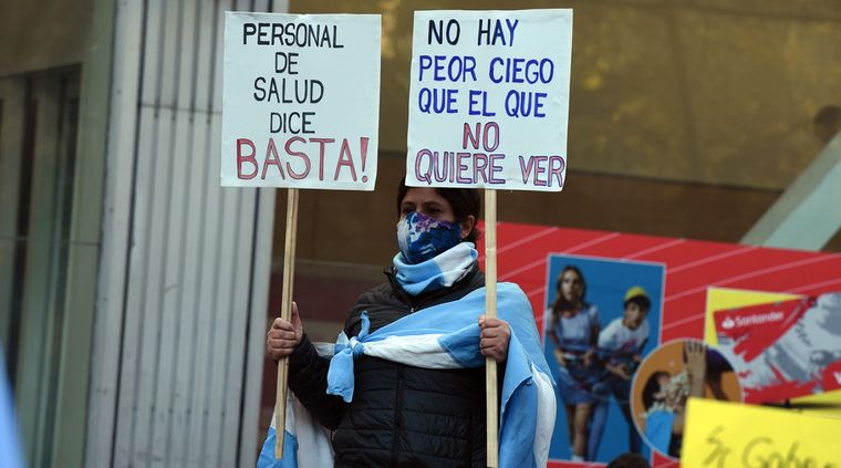 La marcha realizada durante el 9 de Julio representó un quiebre entre los profesionales de la Salud. Foto: ALF PONCE MERCADO / MDZ
