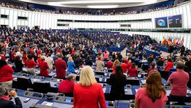 La Unión Europea evalúa una multa para Google. Foto Dpa