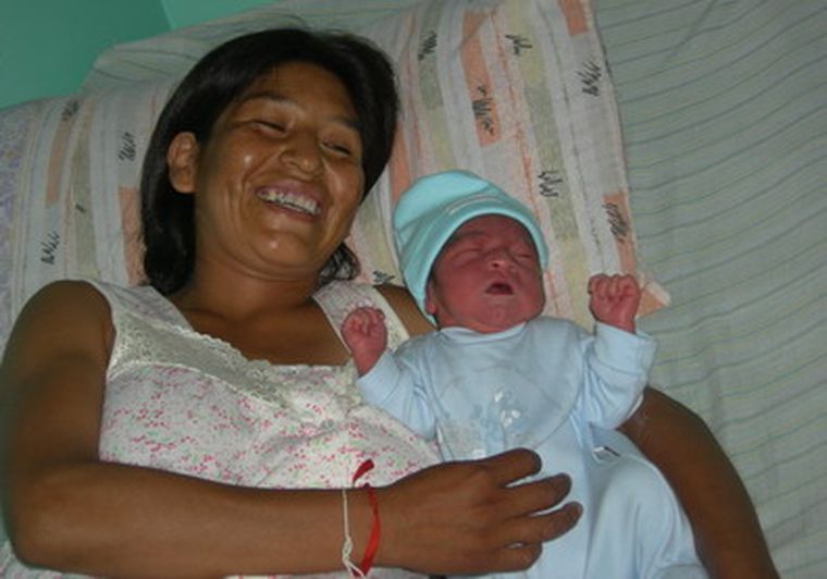 Mercedes Rodas, la mamá del primer bebé mendocino de 2009.