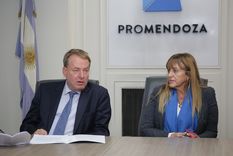 El embajador alemán en Argentina, Dieter Lamlé, y la titular de ProMendoza, Patricia Giménez Foto: Prensa Gobierno de Mendoza