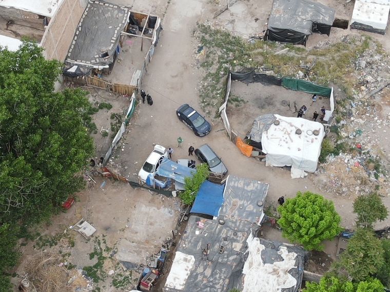 Los allanamientos contaron con apoyo aéreo de los drones de la División VANT. 