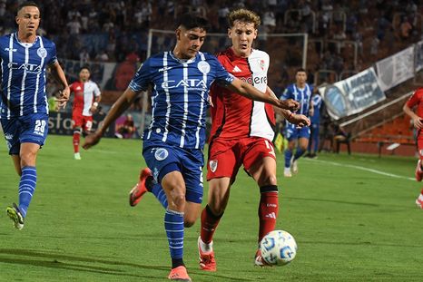 El Tomba visitará a River en el Monumental y buscará su primera victoria en el Clausura. El Tomba visitará a River en el Monumental y buscará su primera victoria en el Clausura.