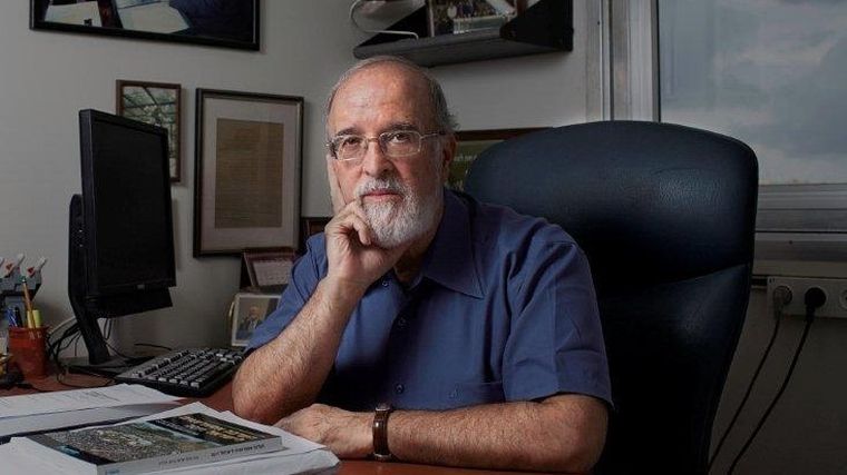 Científico El profesor Ben-Israel es matemático.