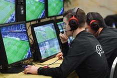 El VAR no termina de convencer. Foto: UEFA