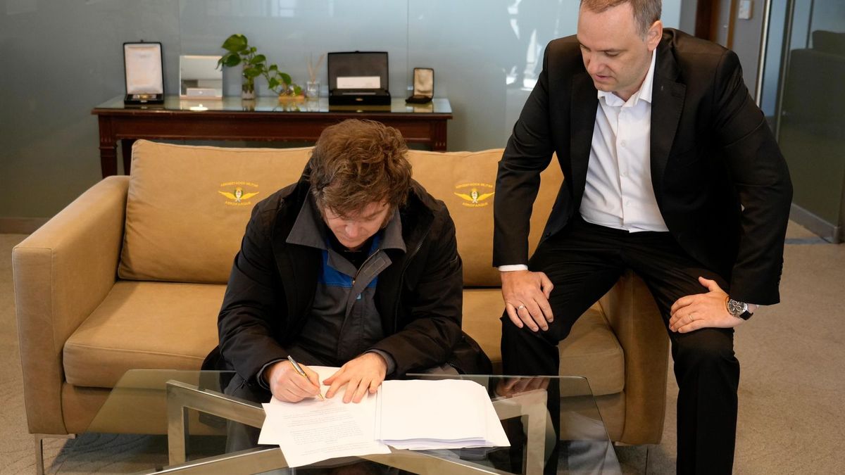 Javier Milei dijo que Manuel Adorni 