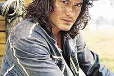 no le pasan los anos: asi esta hoy juan reyes de pasion de gavilanes