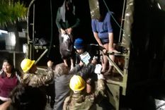 La Armada Argentina se encuentra prestando apoyo  a la comunidad de Zárate y Campaba ante el fuerte temporal de lluvia. Foto: X de @Armada_Arg