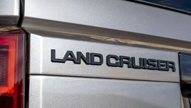 El nuevo Toyota Land Cruiser Mild Hybrid ya está disponible en la Red Oficial de Concesionarios de Toyota España y se podrá adquirir por 87.950 euros